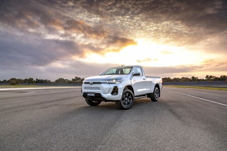 W Australii zaprezentowano prototyp elektrycznej Toyoty Hilux