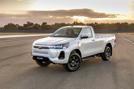 W Australii zaprezentowano prototyp elektrycznej Toyoty Hilux