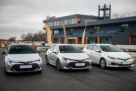 25 lat technologii hybrydowej Toyoty. Pięć generacji i wzrost wydajności o ponad połowę