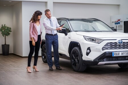 Udane pierwsze półrocze programu Toyota Pewne Auto. 20% wzrostu sprzedaży używanych aut z gwarancją