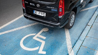Toyoty z rodziny PROACE z zabudowami dla osób z niepełnosprawnościami dostępne z dofinansowaniem PFRON nawet do 85% wartości auta 