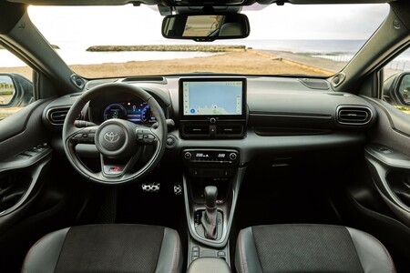 Toyota Yaris Premiere Edition és GR Sport: városi kisautó csúcskivitelben
