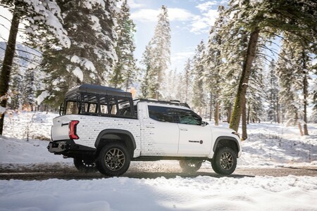 Toyota Trailhunter Concept na targach SEMA 2022. Nowa gama wyprawowych samochodów terenowych 