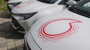  Toyota dodala Vodafonu hybridní flotilu 144 vozů
