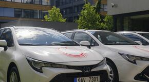  Toyota dodala Vodafonu hybridní flotilu 144 vozů