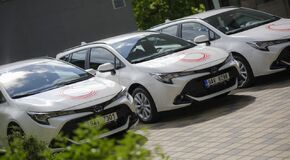 Toyota dodala Vodafonu hybridní flotilu 144 vozů
