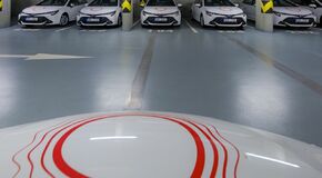  Toyota dodala Vodafonu hybridní flotilu 144 vozů