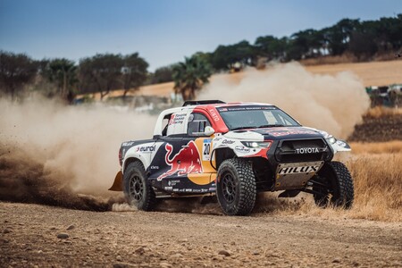 TOYOTA GAZOO Racing i Nasser Al-Attiyah z podwójnym mistrzostwem w pierwszym sezonie World Rally-Raid Championship 2022 