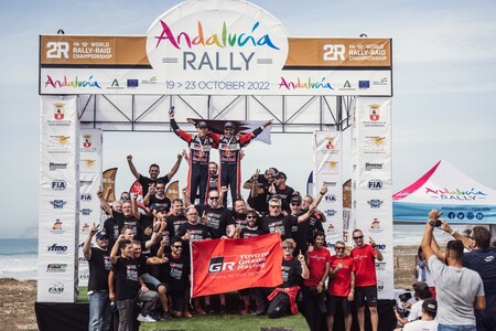 TOYOTA GAZOO Racing i Nasser Al-Attiyah z podwójnym mistrzostwem w pierwszym sezonie World Rally-Raid Championship 2022 