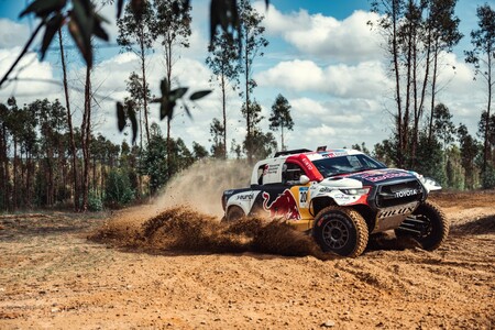 TOYOTA GAZOO Racing i Nasser Al-Attiyah z podwójnym mistrzostwem w pierwszym sezonie World Rally-Raid Championship 2022 