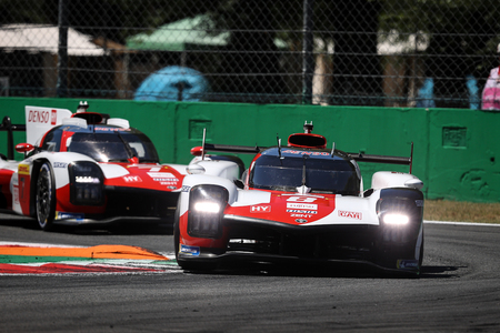 Dwie Toyoty GR010 HYBRID na podium na torze Monza