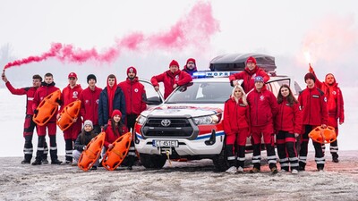 Osiem samochodów Toyoty rozpoczęło służbę w WOPR Województwa Kujawsko-Pomorskiego