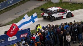 Kalle Rovanperä a Jonne Halttunen jsou po Středoevropské rallye znovu mistři světa s Toyotou