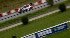 Kalle Rovanperä a Jonne Halttunen jsou po Středoevropské rallye znovu mistři světa s Toyotou