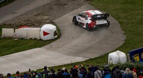 Kalle Rovanperä a Jonne Halttunen jsou po Středoevropské rallye znovu mistři světa s Toyotou