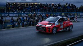 Kalle Rovanperä a Jonne Halttunen jsou po Středoevropské rallye znovu mistři světa s Toyotou