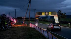 Kalle Rovanperä a Jonne Halttunen jsou po Středoevropské rallye znovu mistři světa s Toyotou