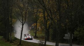 Kalle Rovanperä a Jonne Halttunen jsou po Středoevropské rallye znovu mistři světa s Toyotou