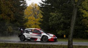 Kalle Rovanperä a Jonne Halttunen jsou po Středoevropské rallye znovu mistři světa s Toyotou