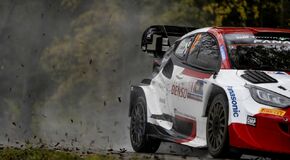 Kalle Rovanperä a Jonne Halttunen jsou po Středoevropské rallye znovu mistři světa s Toyotou