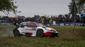 Kalle Rovanperä a Jonne Halttunen jsou po Středoevropské rallye znovu mistři světa s Toyotou