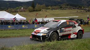 Kalle Rovanperä a Jonne Halttunen jsou po Středoevropské rallye znovu mistři světa s Toyotou