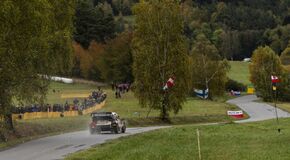 Kalle Rovanperä a Jonne Halttunen jsou po Středoevropské rallye znovu mistři světa s Toyotou