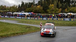 Kalle Rovanperä a Jonne Halttunen jsou po Středoevropské rallye znovu mistři světa s Toyotou