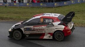 Kalle Rovanperä a Jonne Halttunen jsou po Středoevropské rallye znovu mistři světa s Toyotou