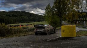 Kalle Rovanperä a Jonne Halttunen jsou po Středoevropské rallye znovu mistři světa s Toyotou