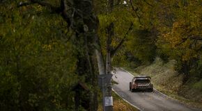 Kalle Rovanperä a Jonne Halttunen jsou po Středoevropské rallye znovu mistři světa s Toyotou