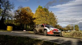 Kalle Rovanperä a Jonne Halttunen jsou po Středoevropské rallye znovu mistři světa s Toyotou