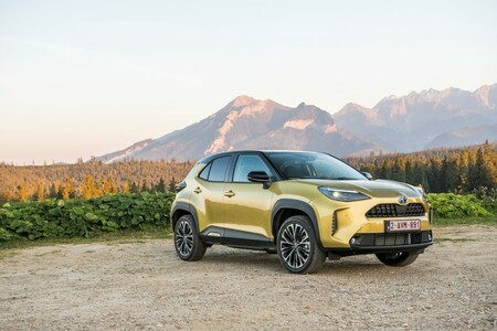 Toyota sprzedała w Polsce ponad 100 000 hybrydowych SUV-ów