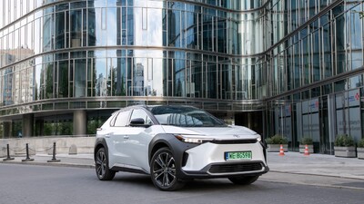 Bogato wyposażona Toyota bZ4X w specjalnej cenie od 184 900