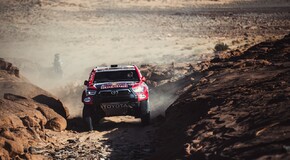 TOYOTA GAZOO Racing w walce o zwycięstwo w Rajdzie Dakar 2021 do ostatniego etapu 