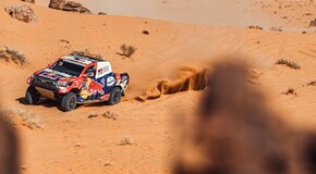 TOYOTA GAZOO Racing w walce o zwycięstwo w Rajdzie Dakar 2021 do ostatniego etapu 