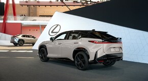 Lexus RZ 2025