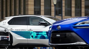 Toyota dodala prvé vozidlá pre hry v Paríži, technológie spoznáte podľa farieb