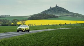 Toyota podpoří dovolenou v Česku,           k prodaným vozům rozdá tankovací karty 