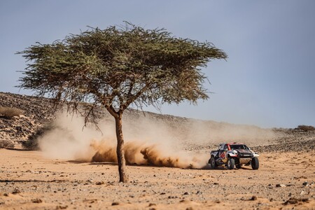 Toyota zapowiada prezentację samochodu i zespołu TOYOTA GAZOO RACING na Rajd Dakar 2023