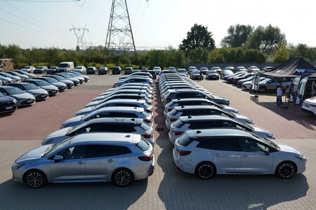 Ponad 100 hybrydowych Toyot dołącza do floty Recordati Polska