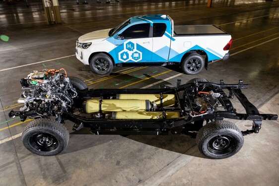 Wodorowa Toyota Hilux z prestiżową nagrodą za innowacyjny napęd