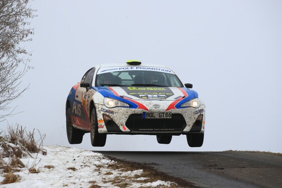 ERŐS MEZŐNY ÁLLT FEL A TOYOTA GAZOO RACING TROPHY VERSENYSOROZATBAN