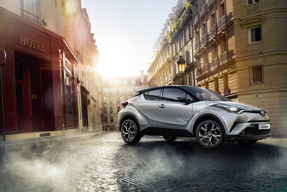 A TOYOTA C-HR A VILÁG LEGNÉPSZERŰBB HIBRID ELEKTROMOS AUTÓJA