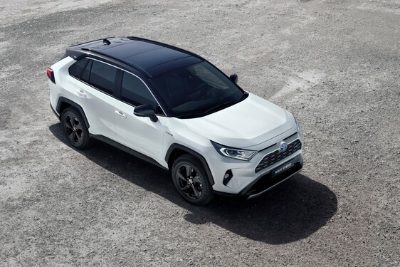 Nowa Toyota RAV4 Hybrid na Salonie Samochodowym w Paryżu