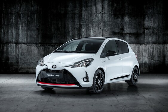 PÁRIZSBAN DEBÜTÁLT A TOYOTA YARIS GR SPORT    