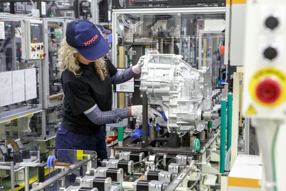 Polska fabryka Toyoty rozpoczyna produkcję przekładni hybrydowych 