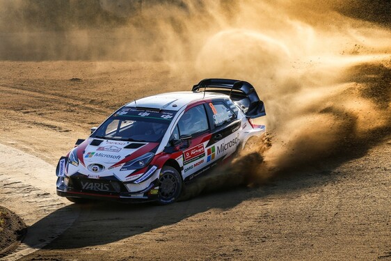  ESŐ HELYRŐL VÁRJA A HÉTVÉGI VB DÖNTÖT A TOYOTA RALLY CSAPATA