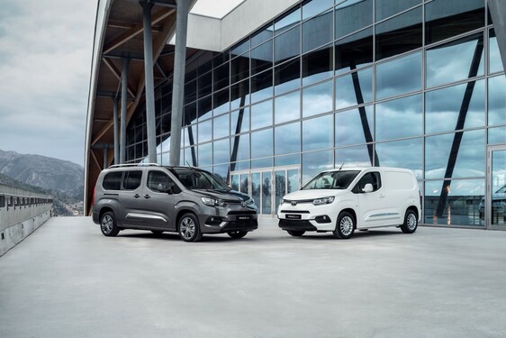 Toyota otwiera pierwsze salony nowej marki aut dostawczych Toyota Professional