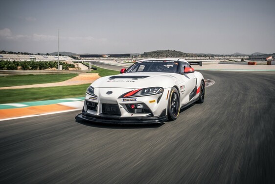 ELŐSZÖR EURÓPÁBAN LESZ KAPHATÓ A TOYOTA SUPRA GT4 VERSENYGÉP